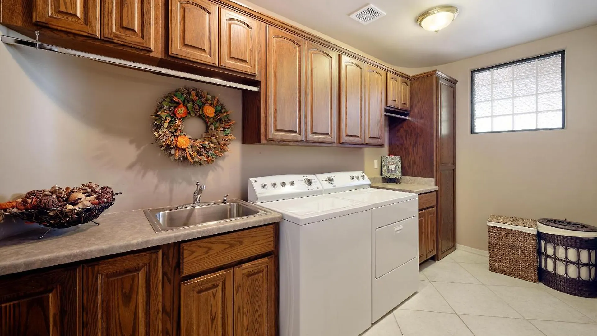 בית נופש סקוטסדייל Valley View Villa - Resort Style Backyard - Heated Pool
