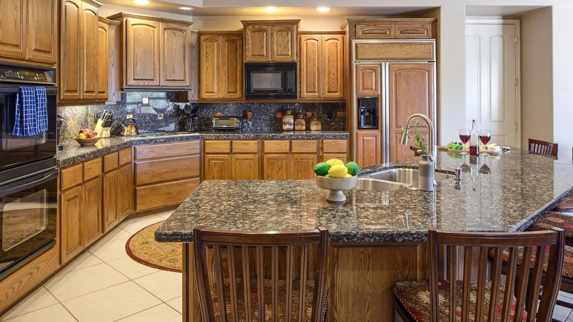 בית נופש סקוטסדייל Valley View Villa - Resort Style Backyard - Heated Pool