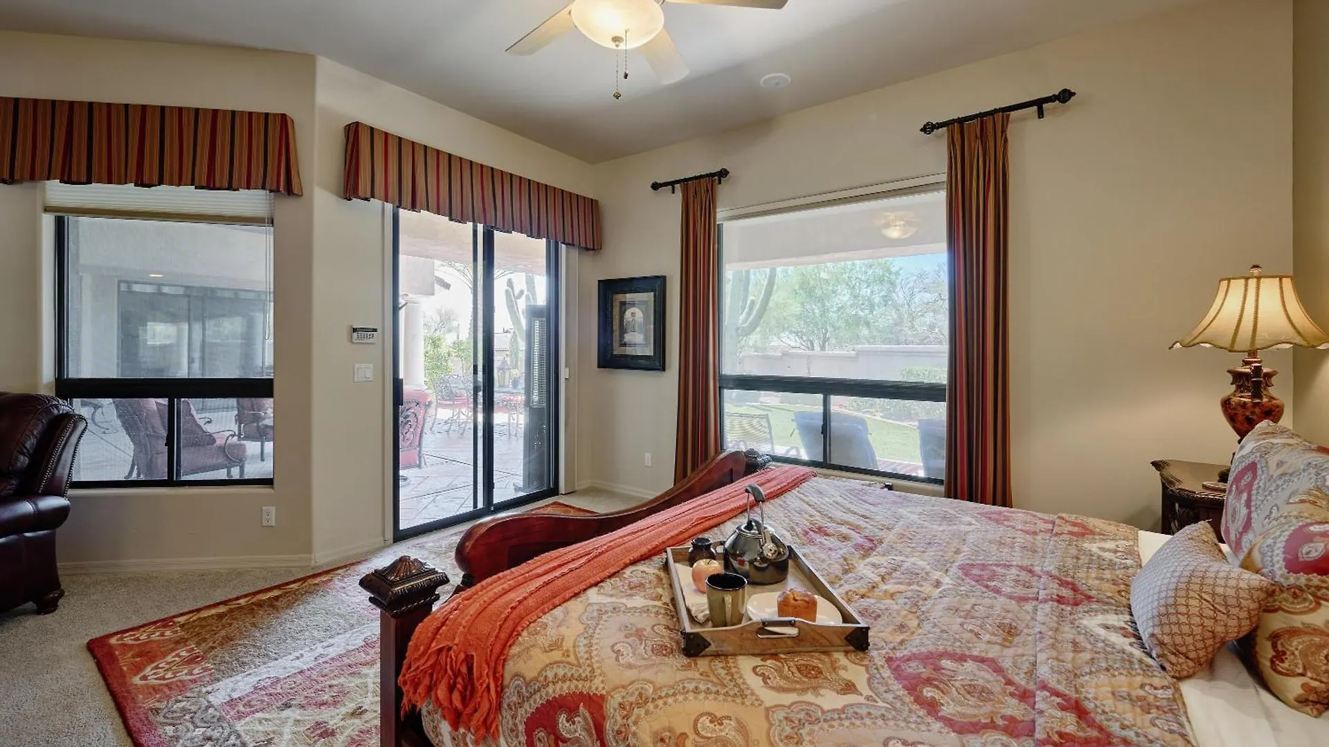 בית נופש סקוטסדייל Valley View Villa - Resort Style Backyard - Heated Pool