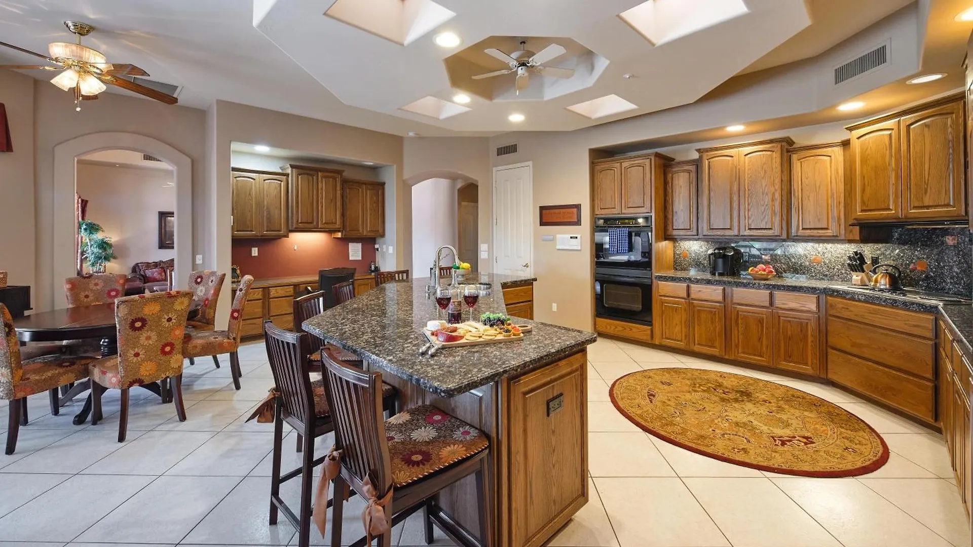 בית נופש סקוטסדייל Valley View Villa - Resort Style Backyard - Heated Pool